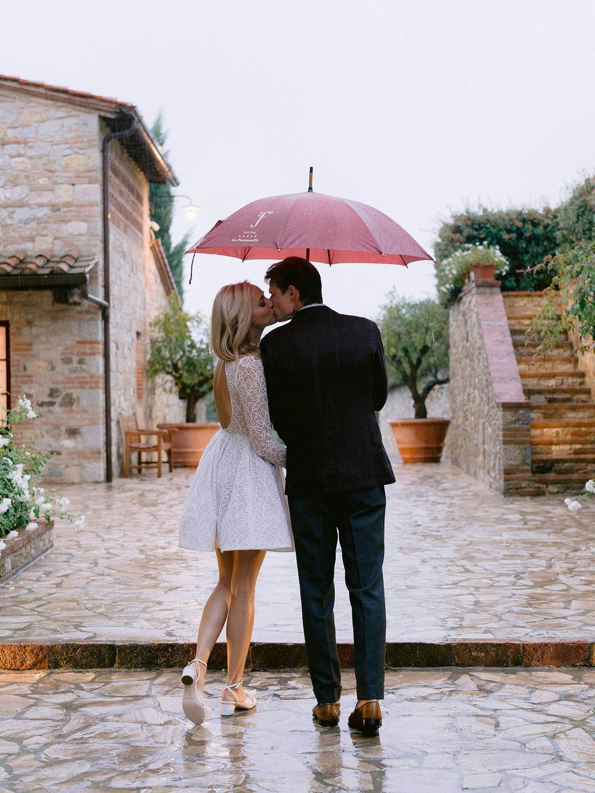 ideas for your romantic anniversary in tuscany